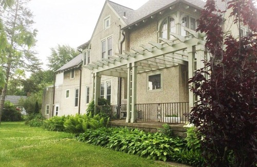 Chilton House | Charming 4 Bedroom Historic Home Centrally located in Northeastern Wisconsin
