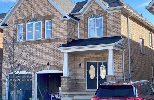 Shelburne House | Charming 4-bedroom house with WiFi and AC in peaceful Shelburne