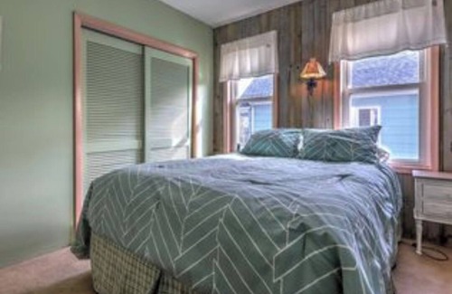 Fairfield House | Charming 4-bedroom house with AC and WiFi in serene Fairfield