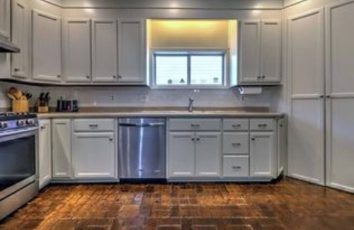 Fairfield House | Charming 4-bedroom house with AC and WiFi in serene Fairfield