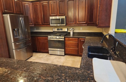 Thatcher House | Charming 4-bedroom house with WiFi and AC in wonderful Thatcher