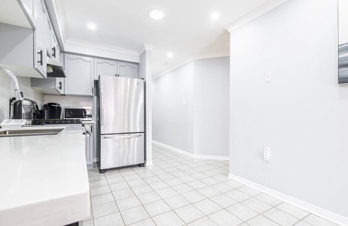 Thornhill House | Charming 4-bedroom house with AC and WiFi in fantastic Vaughan