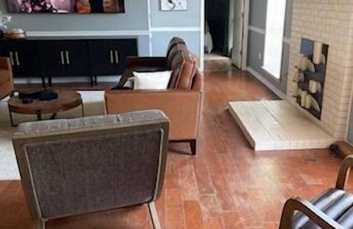 Decatur House | Charming 4-bedroom house with WiFi and AC in Decatur