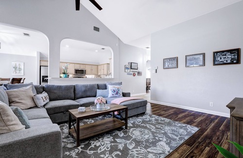 Helotes House | Charming 4-bedroom house with a Pool and Spa