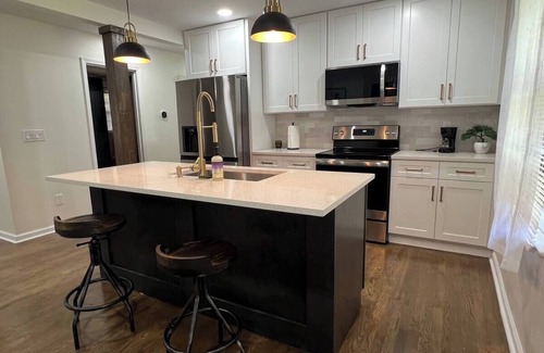 Lilburn House | Charming 4-bedroom house Old Town Lilburn