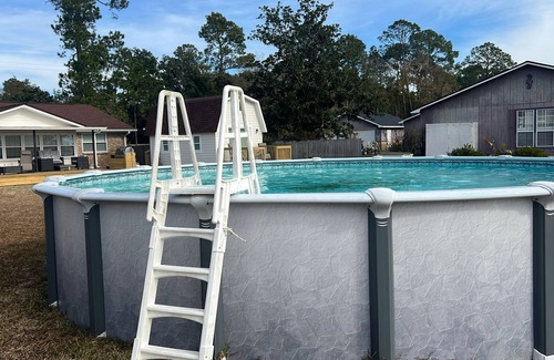 Lillian House | Charming 4-bedroom house with Wi-Fi and AC in House in Perdido Bay Lillian Al