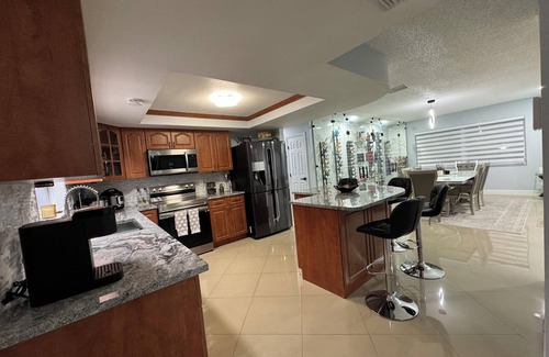 Seffner Community Alliance House | Charming 4-bedroom house with WiFi and AC in Seffner