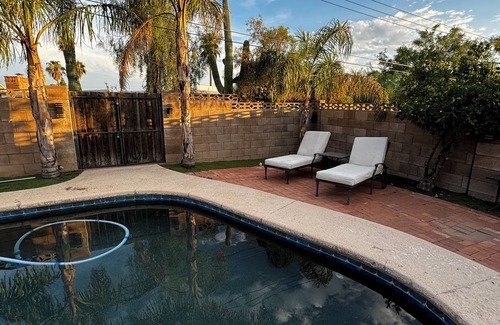 El G.H.E.K.O. House | Charming 4-bedroom house in brilliant Tucson with WiFi, AC swimming pool.