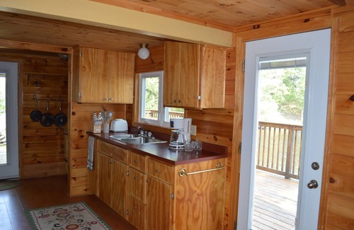 Havelock-Belmont-Methuen House | Charming, 4-Bedroom, Island Getaway Cottage in a Private Cove