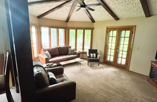 Aitkin House | Charming 4-bedroom Lake house with AC and WiFi on Farm Island Lake in Aitkin