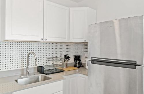 Park View House | Charming 4-bedroom townhome in fabulous Washington with AC, WiFi