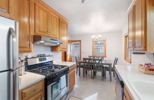 Cedar Falls House | Charming 4-bedroom house with WiFi, AC in enjoyable Cedar Falls