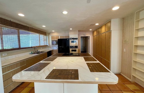 Gainesville House | Charming 4-bedroom house with WiFi and AC in Gainesville