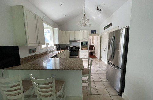 Audubon House | Charming 4-bedroom house with WiFi and AC in fantastic New Orleans