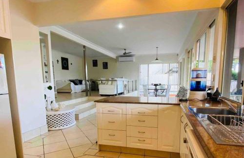 Mermaid Waters House | Charming 4 Bedroom Waterfront Home W/Pool Near Casino