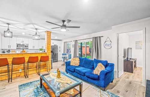 Wetmore House | Charming! 4 beds, 2 bath, Hot tub and fitness rooms, Sleeps 13