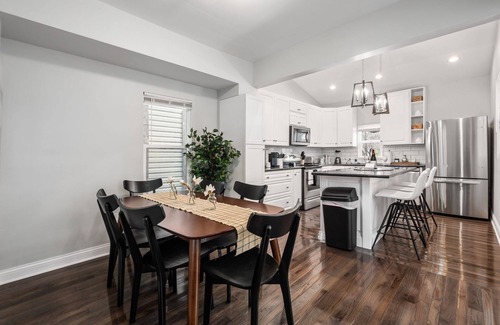 West Columbus House | Charming 4 BR Home in Franklinton