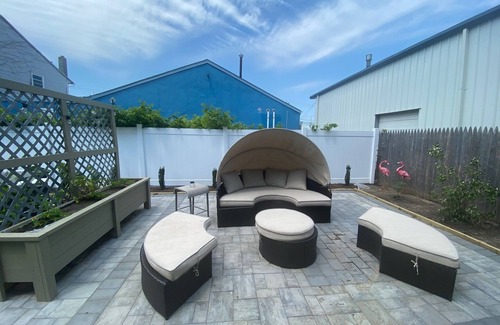 Long Branch House | Charming 4bedroom 2nd Floor Beach House - 1.5 blocks to the beach