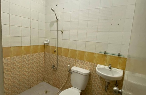 Fairview Apartment | Charming 4bedroom apartment with AC, WiFi in terrific Quezon City