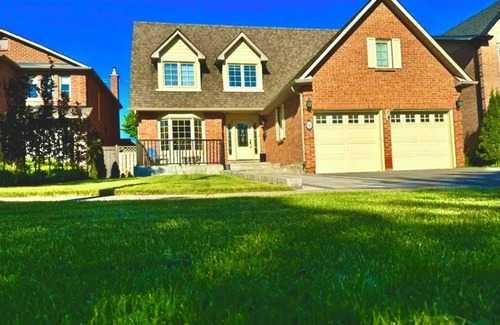 Richmond Hill House | Charming 4bedroom house In Lovely Richmond Hill Oak Ridges near Wilcox lake park