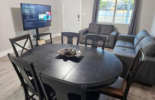 Austin House | Charming 4br Bundle Near Downtown & Airport