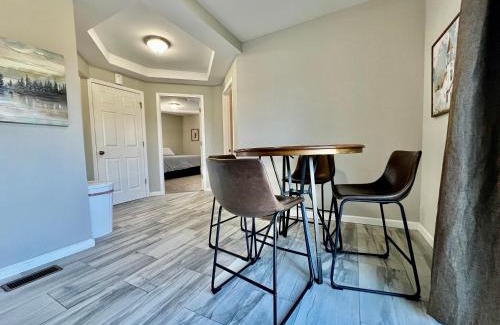 Lindenwald House | Charming 4BR Home in Liberty Township w Large Deck