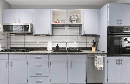 Lenexa House | Charming 4BR Home+King Beds|Fenced Yard|WiFi