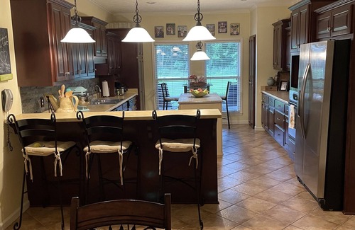 Pontotoc House | Charming 4BR Home With Outdoor Living Area That Is Close To It All✨ HOT TUB✨