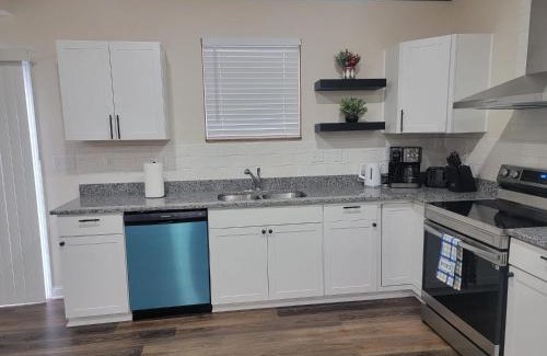 Columbus House | Charming 4BR New Home Columbus With Garage Parking