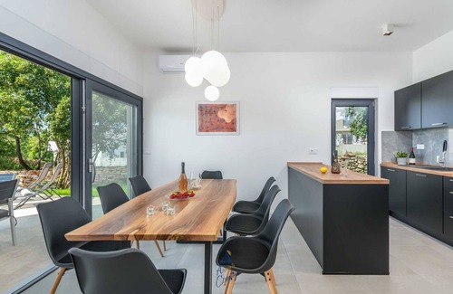 Vabriga Villa | Charming 4BR Villa with Private Pool and Nature Views