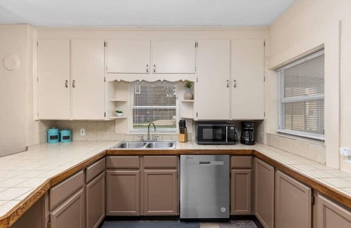 Grand Rapids House | Charming 4BR Westside Home in Beer City USA