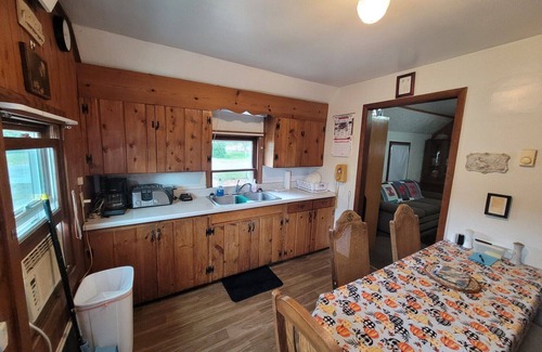 Benson House | Charming 4kingsize bed house in Benson with AC,WIFI,CableTV,Firepit,Washer/Dryer