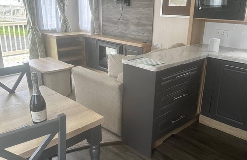 Prestonpans Cabin | Charming 5-Beds Caravan in beautiful Seton Sands