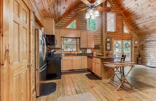 Lake Lure House | Charming 5BR retreat with Full Kitchen, WIFI, Game Room, and Dog-Friendly