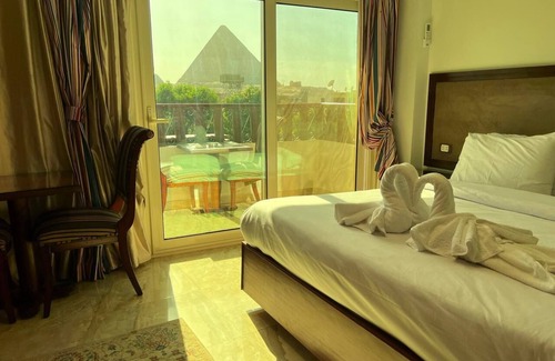 Giza Bed & Breakfast | Charming 6-bedroom bed & breakfast with WiFi, AC in lovely Giza Governorate