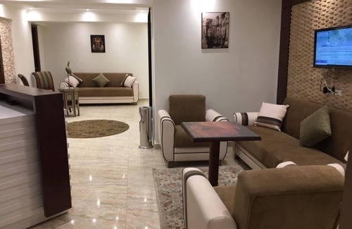 Giza Bed & Breakfast | Charming 6-bedroom bed & breakfast with WiFi, AC in lovely Giza Governorate