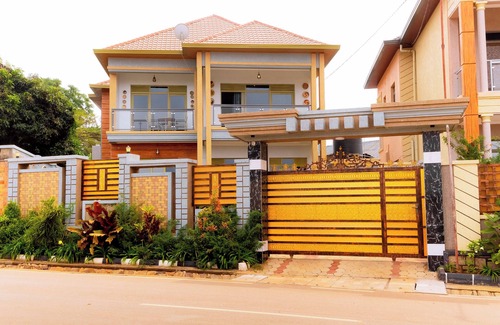 Kigali House | Charming 6-bedroom guesthouse in Kigali