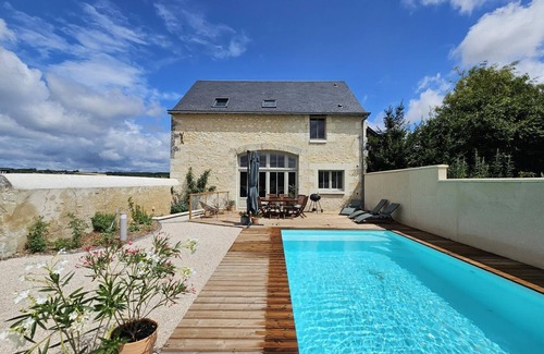 Avon-les-Roches Cottage | Charming 6-Person Cottage with Private Pool and Garden, Avon-les-Roches