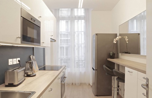 Bordeaux City Centre Apartment | Charming 66 m² apartment with balcony and parking lot, city center