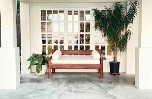 Lian Villa | Charming 6BD Villa , Pool, Wi-Fi, Solar Energy