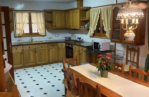 Mas Altaba Villa | Charming 8-Bed Villa in Girona