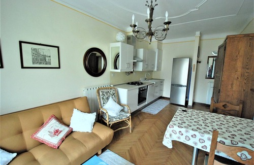 Santa Maria Maggiore Apartment | Charming apartment in a stately villa a stone's throw from the center