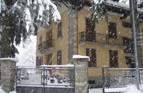 Santa Maria Maggiore Apartment | Charming apartment in a stately villa a stone's throw from the center