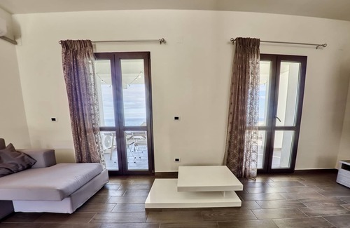 Augusta Villa | Charming abode on the sea, enchanting views, all comforts, descent to the sea