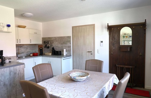 Schweina Apartment | Charming accommodation in the historic "Zur Sonne" inn - in the heart of Schweina