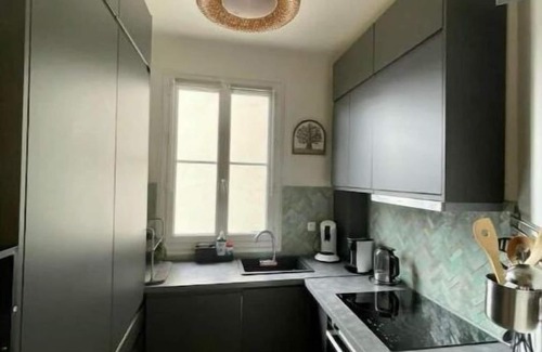 Clichy Apartment | CHARMING AIR CONDITIONING FLAT 10 MN AWAY FROM THE CENTER OF PARIS-METRO 14 & 13
