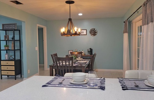 Brandon House | Charming and Bright Family Home