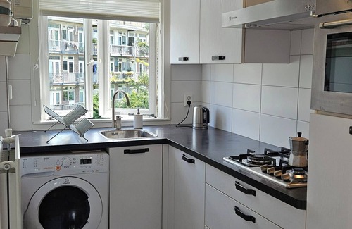 Spaarndammer en Zeeheldenbuurt Apartment | Charming and calm 1-bedroom apartment in adorable Amsterdam