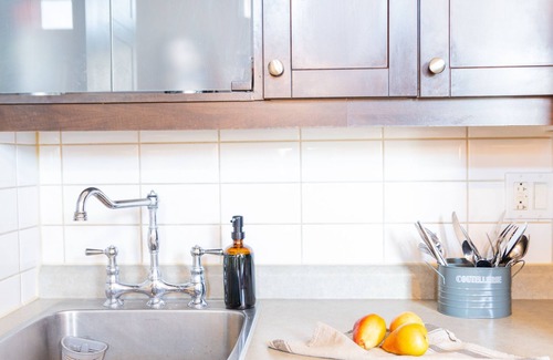 Villeray Apartment | Charming and Colorful 2 Bedroom Apartment