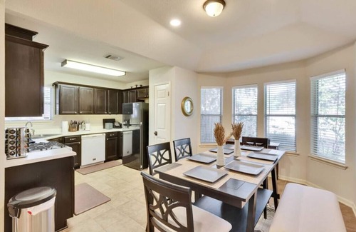 Kyle House | Charming and Comfort 3BR 2BA Retreat in Kyle